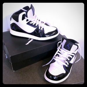 kids Jordan 1 Flight hightop sneaks👟